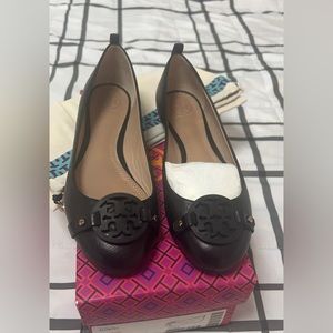 Tory Burch Flats—-NEW 🌟